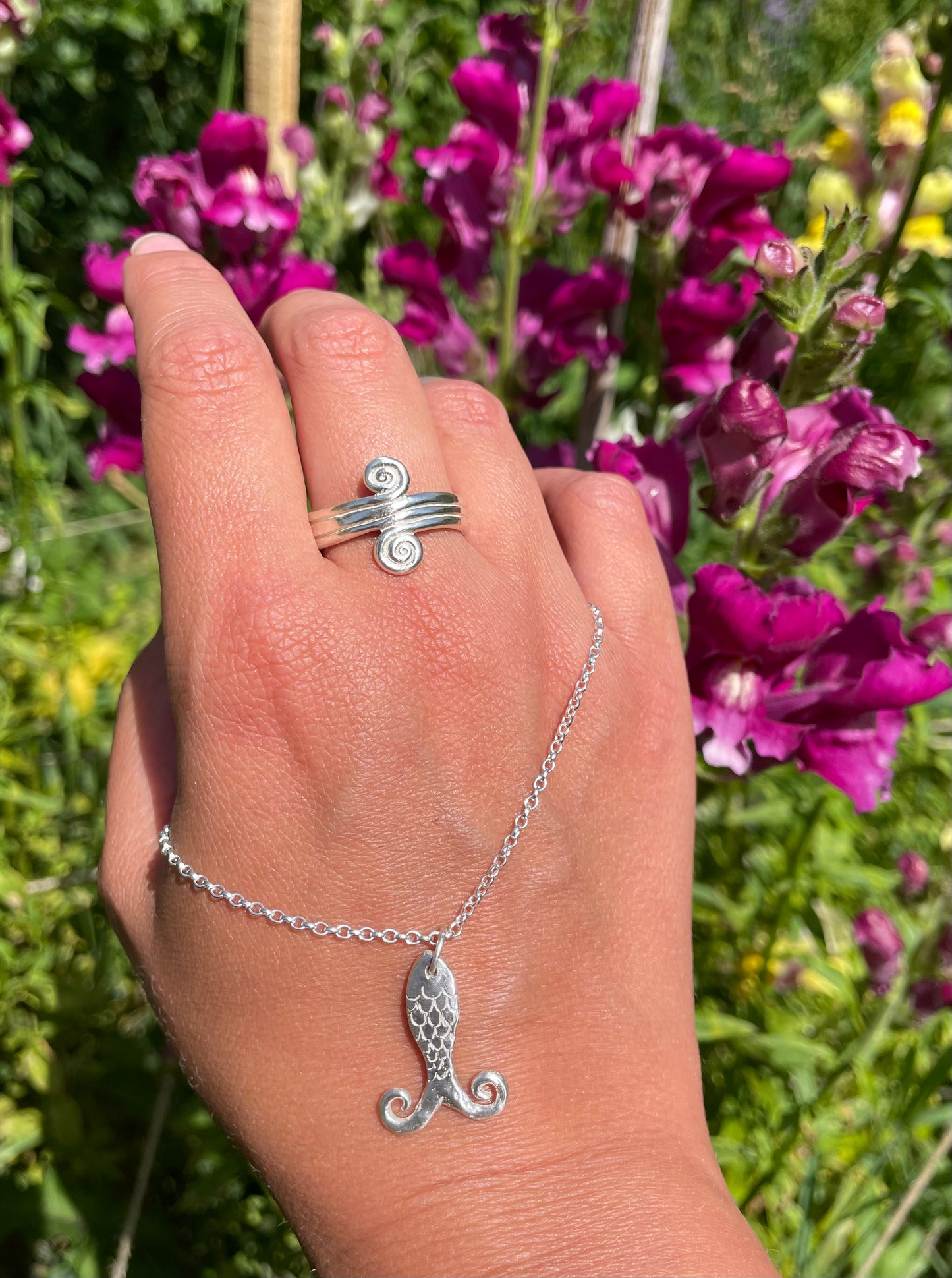 Hylr Necklace