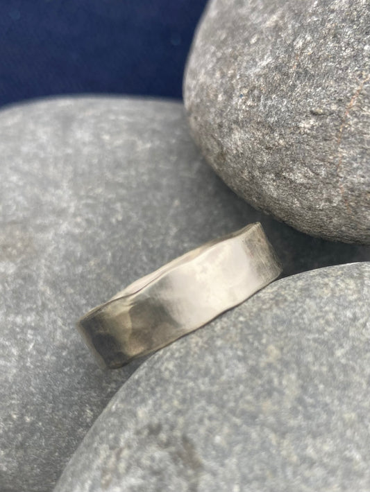 Hammered Dalr Ring